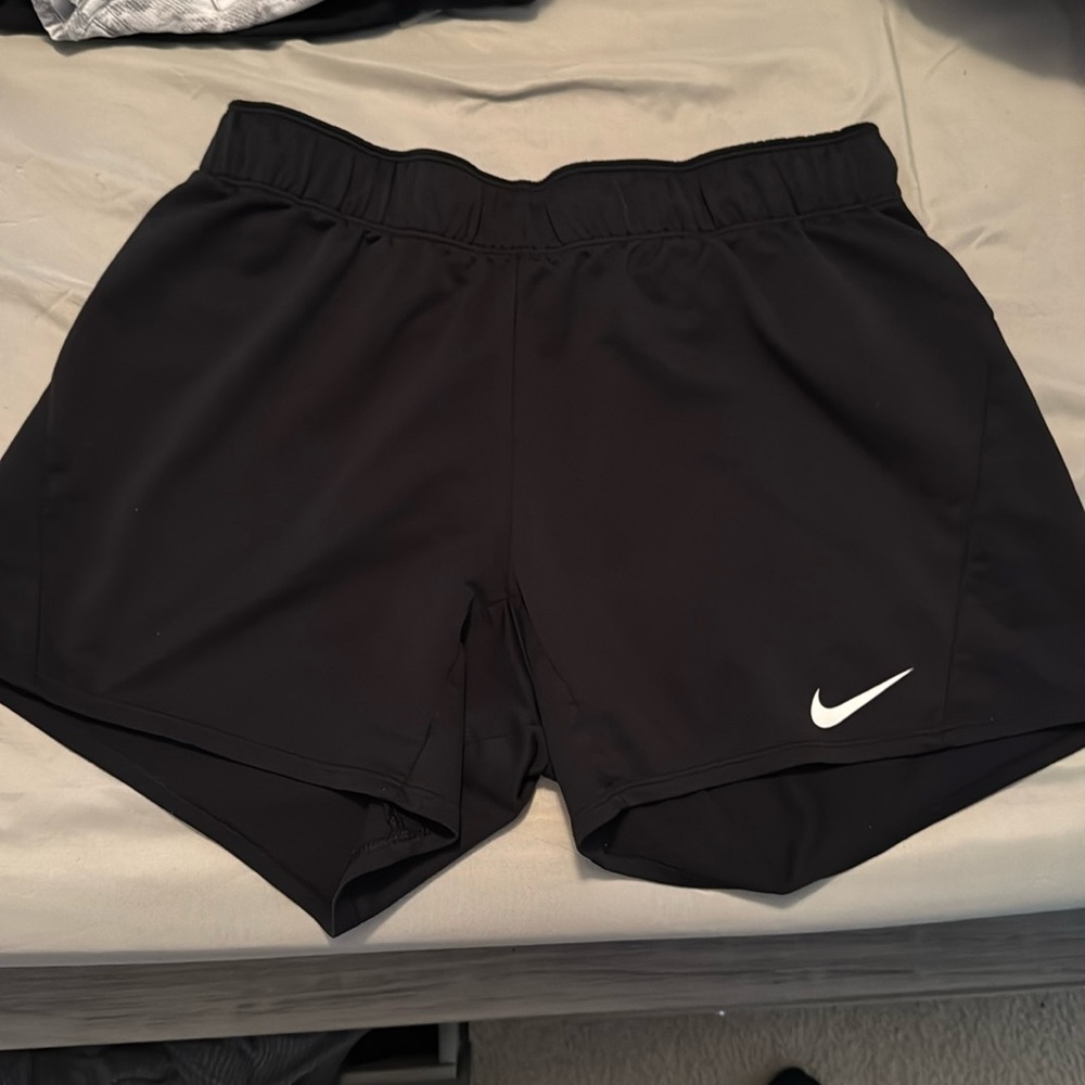 Small Nike women’s shorts, perfect condition